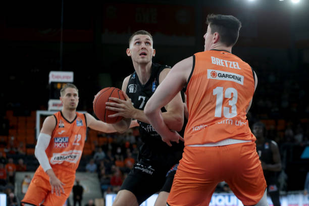 为一个与全 为一个与全