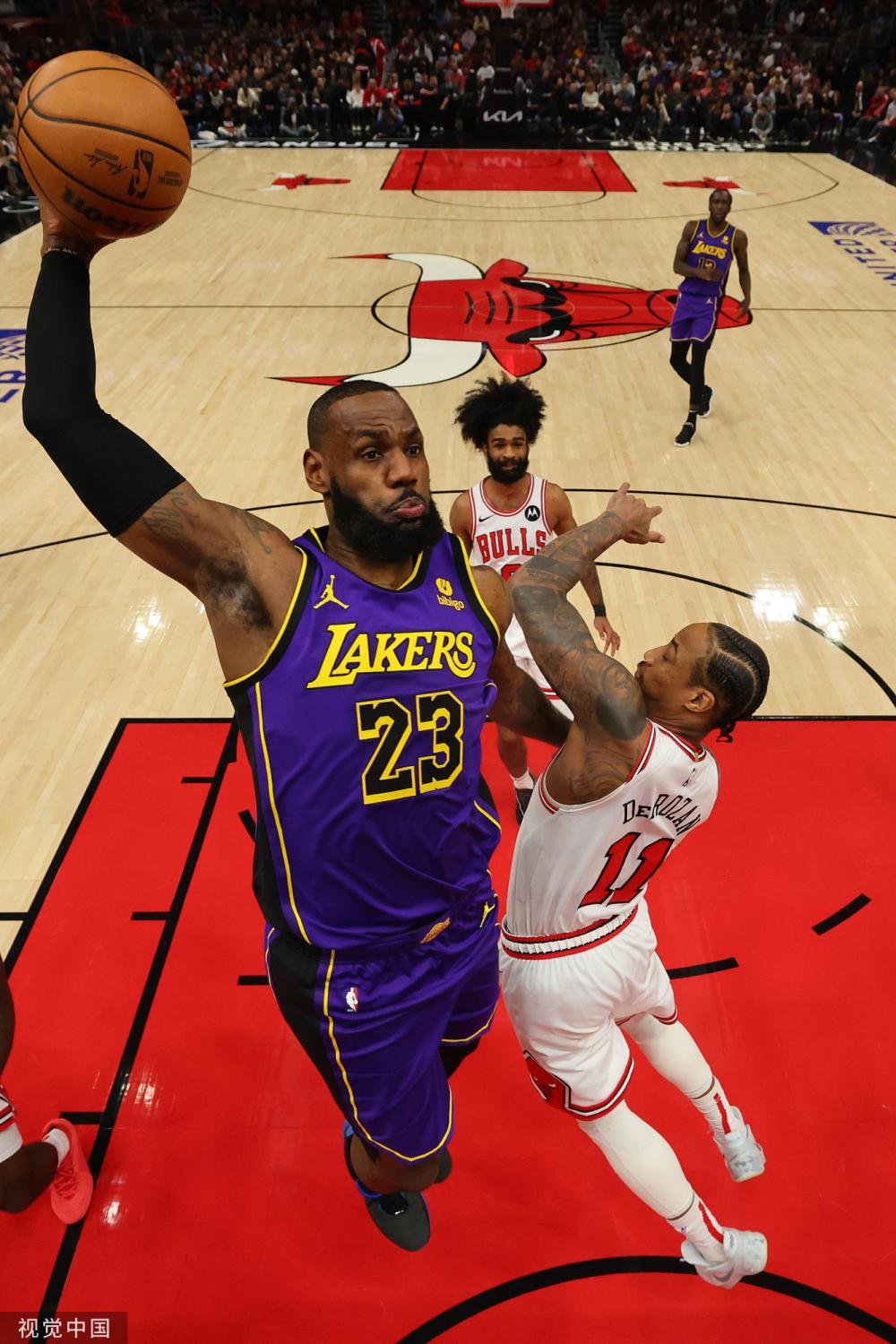 一明显的短 一明显的短